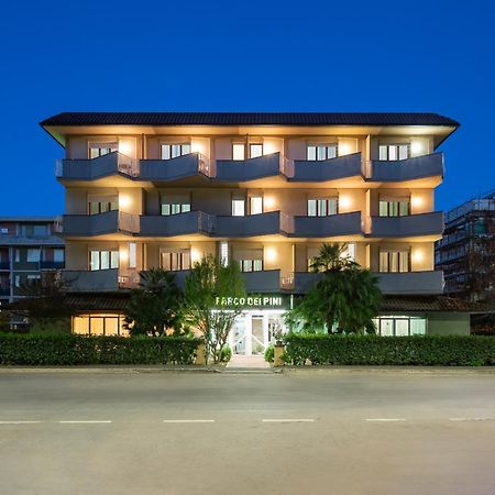 פולוניקה Hotel Parco Dei Pini - 100Mt Dal Mare מראה חיצוני תמונה