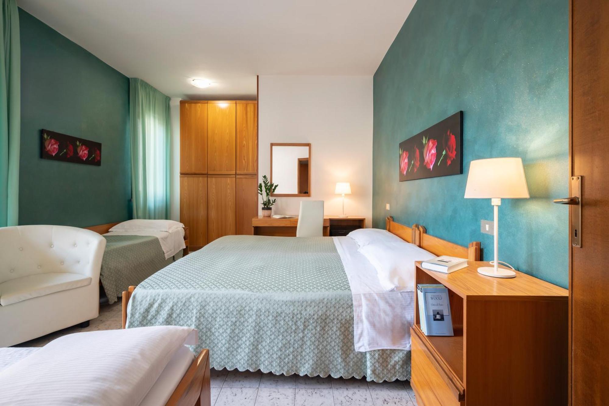 פולוניקה Hotel Parco Dei Pini - 100Mt Dal Mare מראה חיצוני תמונה