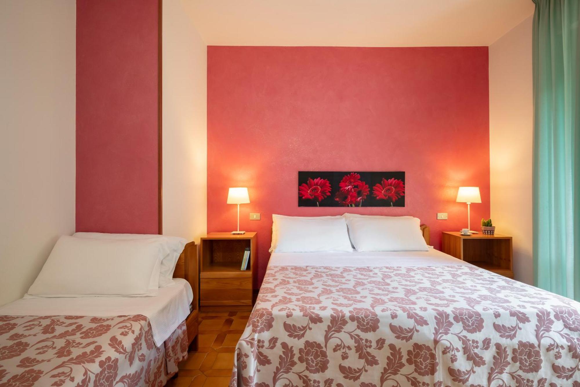 פולוניקה Hotel Parco Dei Pini - 100Mt Dal Mare מראה חיצוני תמונה