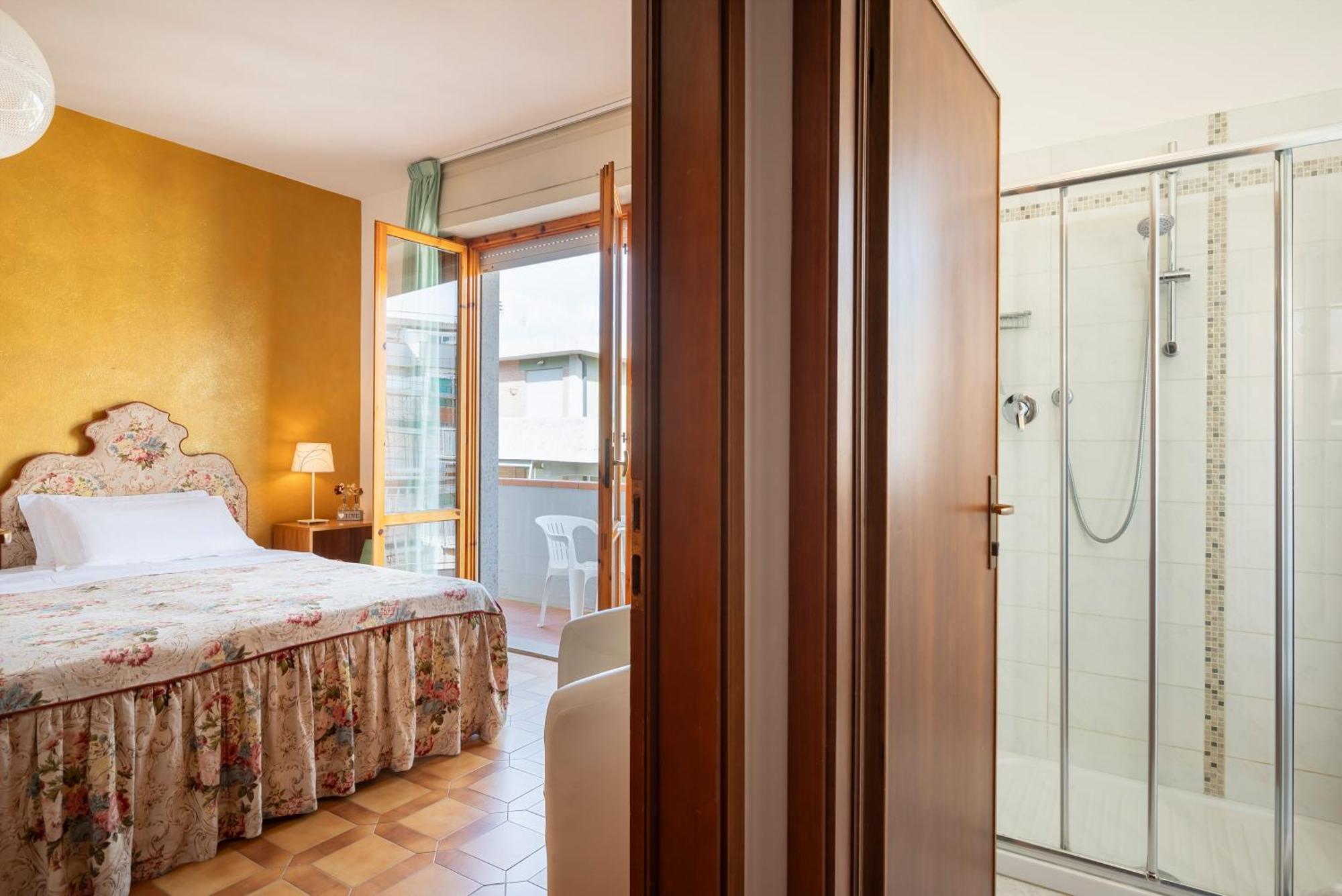 פולוניקה Hotel Parco Dei Pini - 100Mt Dal Mare מראה חיצוני תמונה
