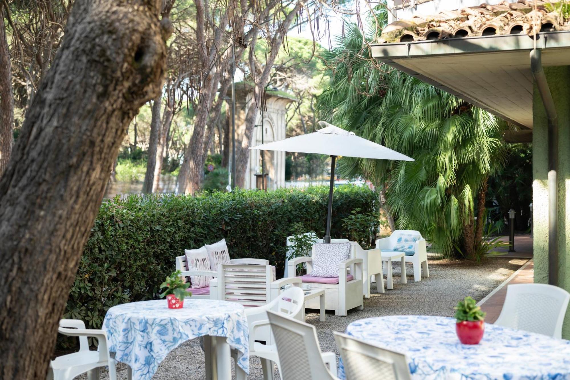 פולוניקה Hotel Parco Dei Pini - 100Mt Dal Mare מראה חיצוני תמונה