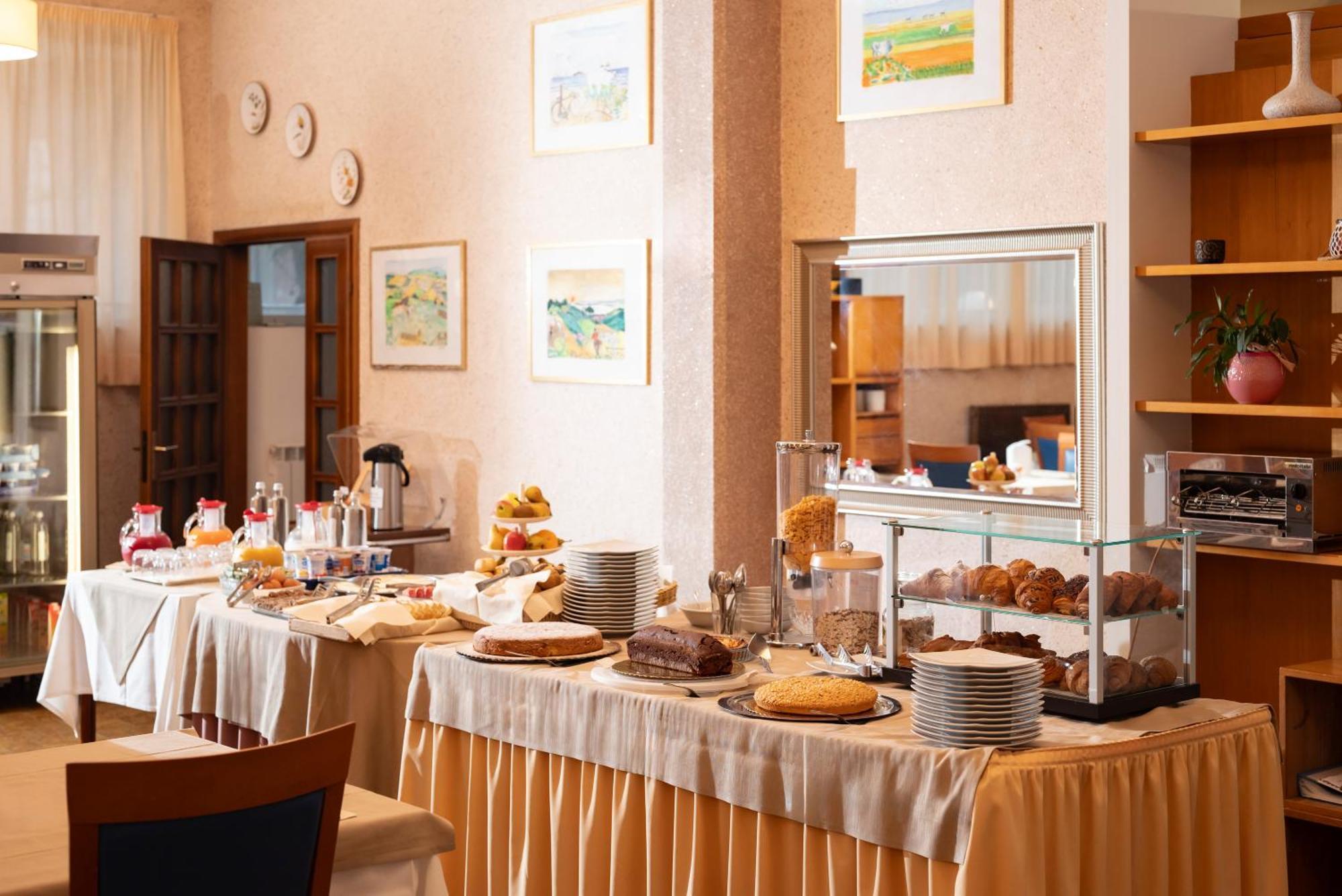 פולוניקה Hotel Parco Dei Pini - 100Mt Dal Mare מראה חיצוני תמונה