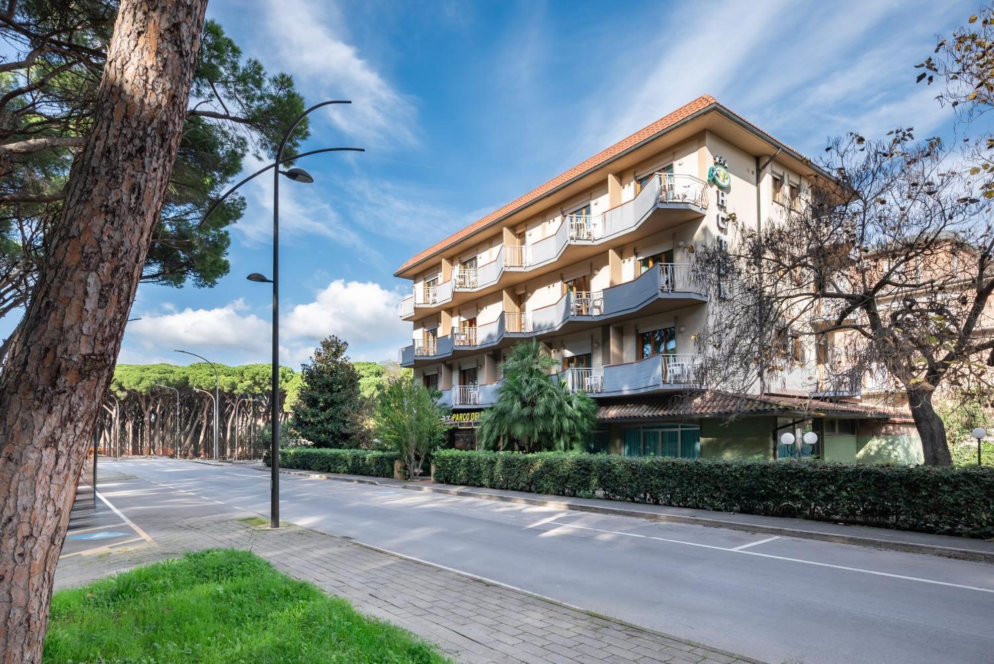 פולוניקה Hotel Parco Dei Pini - 100Mt Dal Mare מראה חיצוני תמונה